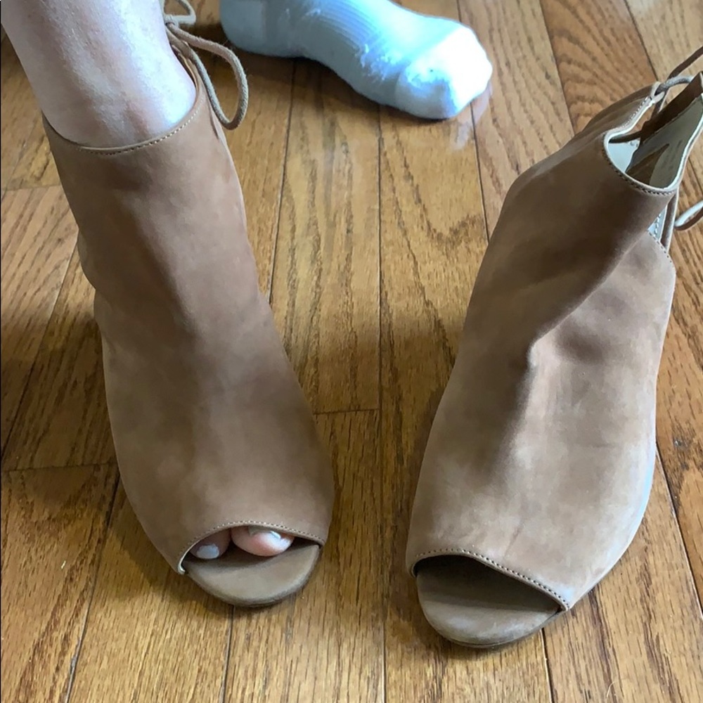 Never worn heels